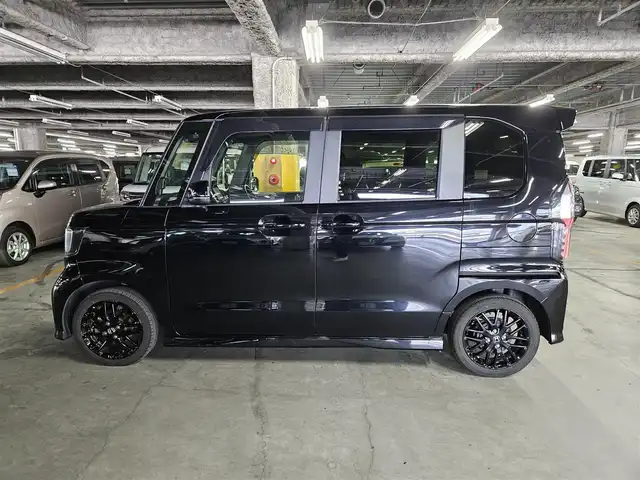 ホンダ Ｎ ＢＯＸ カスタム L ターボ スタイル+ブラック 宮崎県 2022(令4)年 6.8万km クリスタルブラックパール カロッツェリア8型ナビ/フルセグTV/両側パワースライドドア/バックカメラ/ドライブレコーダー/アダプティブクルーズコントロール/ホンダセンシング/・衝突被害軽減ブレーキ/・車線逸脱防止支援/・前後誤発進抑制/・オートハイビーム/ターボ/LEDヘッドランプ/革巻きステアリング/パドルシフト/ハーフレザーシート/前席シートヒーター/純正15インチアルミホイール/スマートキー/プッシュエンジンスタート/禁煙車