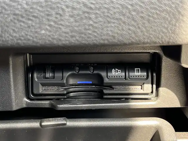 日産 セレナ ハイウェイスター G 奈良県 2016(平28)年 5.8万km ブリリアントホワイトパール 純正９インチナビ(MM516D-L)/（フルセグ／ＢＴ／ＣＤ／ＤＶＤ）/純正フリップダウンモニター/プロパイロット/アラウンドビューモニター/前後コーナーセンサー/衝突軽減システム/レーンキープアシスト/両側パワースライドドア/後席サンシェード/デジタルインナーミラー/LEDヘッドライト/前方ドライブレコーダー/ＥＴＣ/純正16インチＡＷ