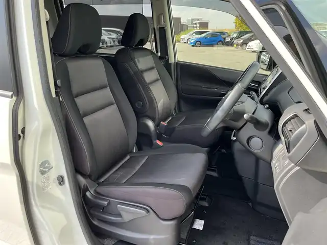 日産 セレナ ハイウェイスター G 奈良県 2016(平28)年 5.8万km ブリリアントホワイトパール 純正９インチナビ(MM516D-L)/（フルセグ／ＢＴ／ＣＤ／ＤＶＤ）/純正フリップダウンモニター/プロパイロット/アラウンドビューモニター/前後コーナーセンサー/衝突軽減システム/レーンキープアシスト/両側パワースライドドア/後席サンシェード/デジタルインナーミラー/LEDヘッドライト/前方ドライブレコーダー/ＥＴＣ/純正16インチＡＷ