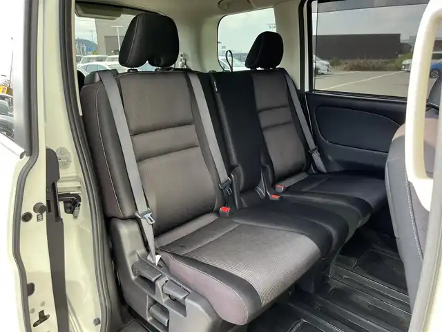 日産 セレナ ハイウェイスター G 奈良県 2016(平28)年 5.8万km ブリリアントホワイトパール 純正９インチナビ(MM516D-L)/（フルセグ／ＢＴ／ＣＤ／ＤＶＤ）/純正フリップダウンモニター/プロパイロット/アラウンドビューモニター/前後コーナーセンサー/衝突軽減システム/レーンキープアシスト/両側パワースライドドア/後席サンシェード/デジタルインナーミラー/LEDヘッドライト/前方ドライブレコーダー/ＥＴＣ/純正16インチＡＷ