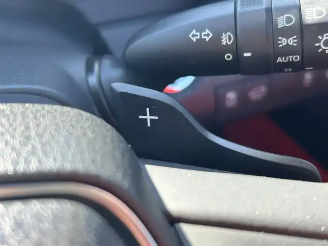 トヨタ カムリ WS ブラックエディション 愛媛県 2020(令2)年 6.8万km プレシャスブラックパール 純正8型ディスプレイオーディオ(フルセグTV/Bluetooth)/バックカメラ/赤レザーシート/前席シートヒーター/パワーシート/トヨタセーフティセンス/衝突被害軽減装置/車線逸脱防止装置/レーダークルーズコントロール/ブラインドスポットモニター/クリアランスソナー/100V/1500Wコンセント/USB入力端子/パドルシフト/ステアリングリモコン/電格ミラー/ヒートミラー/電動パーキングブレーキ/AutoHold機能/シガーソケット/現状サマー(純正AW)(235/45/R18)/DUNLOP LE MANS V＋/禁煙車