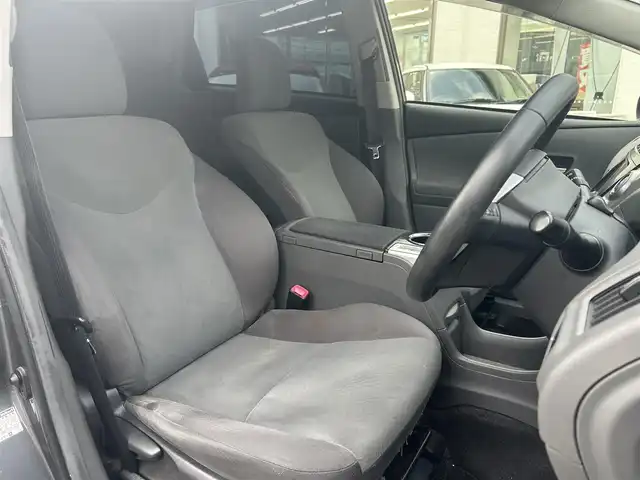 トヨタ プリウス α S 福岡県 2012(平24)年 8.7万km グレーメタリック 純正ディーラーナビ（TV/DVD/AM/FM)/バックカメラ/ビルトインETC/ドライブレコーダー/プッシュスタートボタン/ドアバイザー/走行モード（EV・ECO・PWR）/オートエアコン/オートライト/フォグランプ/ウィンカーミラー/純正フロアマット/スマートキー/横滑り防止装置/盗難防止装置/取扱説明書/保証書/スペアキー×１本