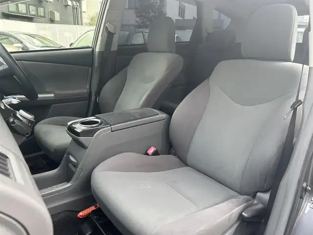 トヨタ プリウス α S 福岡県 2012(平24)年 8.7万km グレーメタリック 純正ディーラーナビ（TV/DVD/AM/FM)/バックカメラ/ビルトインETC/ドライブレコーダー/プッシュスタートボタン/ドアバイザー/走行モード（EV・ECO・PWR）/オートエアコン/オートライト/フォグランプ/ウィンカーミラー/純正フロアマット/スマートキー/横滑り防止装置/盗難防止装置/取扱説明書/保証書/スペアキー×１本