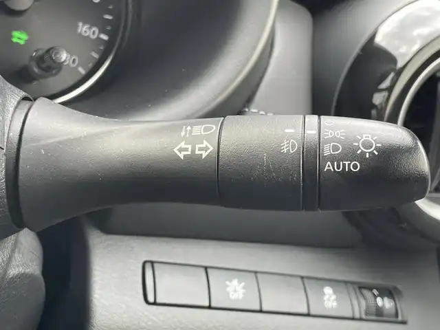 日産 キックス X 兵庫県 2020(令2)年 5.1万km ピュアブラック プロパイロット/デジタルインナーミラー/社外メモリナビ/アラウンドビューモニター/Bluetooth接続/USB入力端子/純正アルミホイール/ETC/ルーフレール/オートライト/オートマチックハイビーム/LEDヘッドライト/ヘッドライトレベライザ/ルーフレール/スイッチスタート/エマージェンシーブレーキ