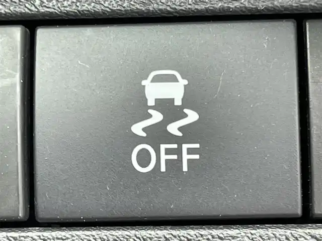 日産 キックス X 兵庫県 2020(令2)年 5.1万km ピュアブラック プロパイロット/デジタルインナーミラー/社外メモリナビ/アラウンドビューモニター/Bluetooth接続/USB入力端子/純正アルミホイール/ETC/ルーフレール/オートライト/オートマチックハイビーム/LEDヘッドライト/ヘッドライトレベライザ/ルーフレール/スイッチスタート/エマージェンシーブレーキ