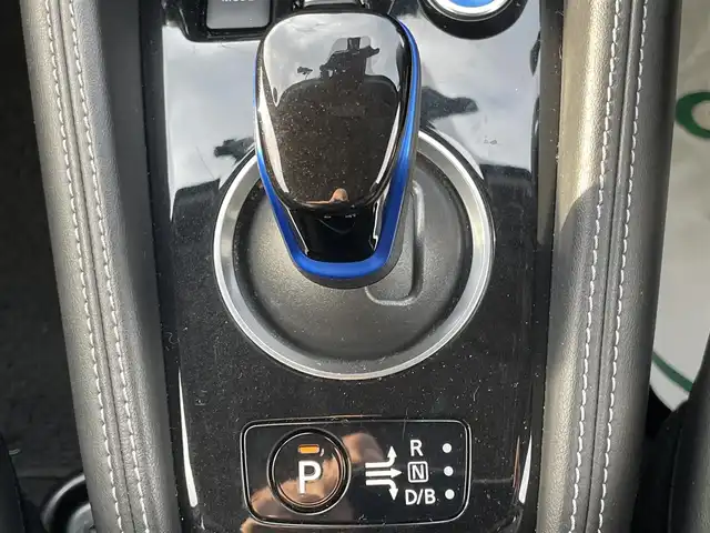 日産 キックス X 兵庫県 2020(令2)年 5.1万km ピュアブラック プロパイロット/デジタルインナーミラー/社外メモリナビ/アラウンドビューモニター/Bluetooth接続/USB入力端子/純正アルミホイール/ETC/ルーフレール/オートライト/オートマチックハイビーム/LEDヘッドライト/ヘッドライトレベライザ/ルーフレール/スイッチスタート/エマージェンシーブレーキ