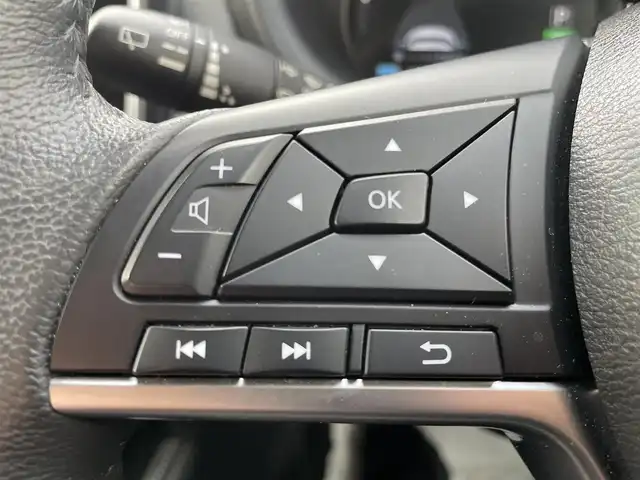 日産 キックス X 兵庫県 2020(令2)年 5.1万km ピュアブラック プロパイロット/デジタルインナーミラー/社外メモリナビ/アラウンドビューモニター/Bluetooth接続/USB入力端子/純正アルミホイール/ETC/ルーフレール/オートライト/オートマチックハイビーム/LEDヘッドライト/ヘッドライトレベライザ/ルーフレール/スイッチスタート/エマージェンシーブレーキ