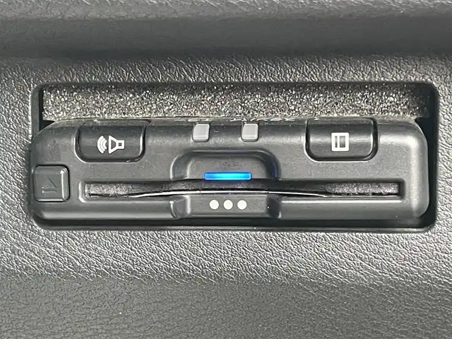 日産 キックス X 兵庫県 2020(令2)年 5.1万km ピュアブラック プロパイロット/デジタルインナーミラー/社外メモリナビ/アラウンドビューモニター/Bluetooth接続/USB入力端子/純正アルミホイール/ETC/ルーフレール/オートライト/オートマチックハイビーム/LEDヘッドライト/ヘッドライトレベライザ/ルーフレール/スイッチスタート/エマージェンシーブレーキ