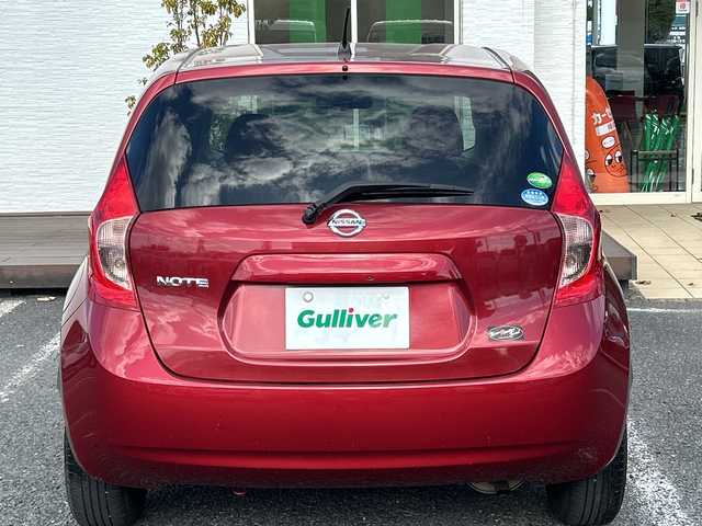 日産 ノート X 鹿児島県 2014(平26)年 5.9万km ラディアントレッド ナビＭＭ１１３Ｄ－Ｗ　ＥＴＣ　アイドリングストップ フルセグＴＶ　プッシュスタート／スマートキー　スペアキー　純正フロアマット　　シフトロック　取扱説明書　保証書　記録簿　電動格納ミラー　ドアバイザー