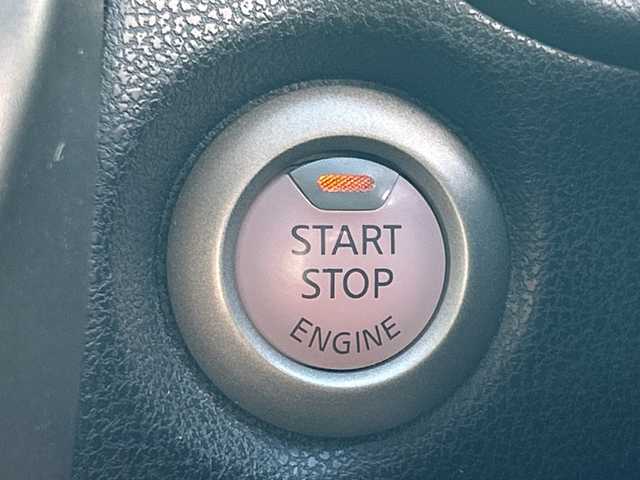 日産 ノート X 鹿児島県 2014(平26)年 5.9万km ラディアントレッド ナビＭＭ１１３Ｄ－Ｗ　ＥＴＣ　アイドリングストップ フルセグＴＶ　プッシュスタート／スマートキー　スペアキー　純正フロアマット　　シフトロック　取扱説明書　保証書　記録簿　電動格納ミラー　ドアバイザー