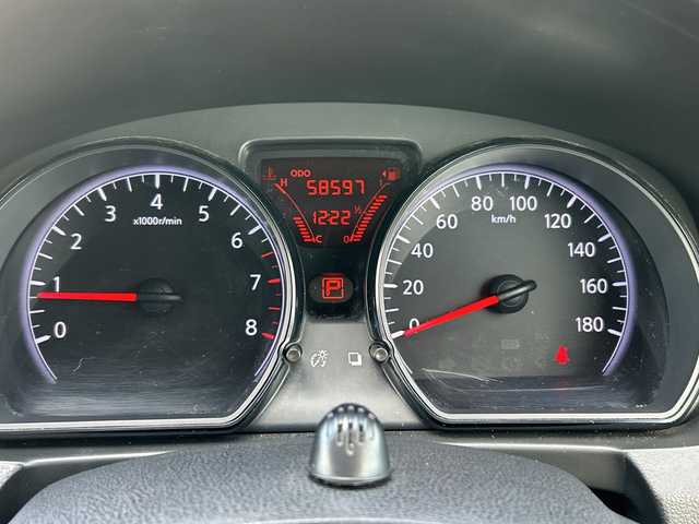 日産 ノート X 鹿児島県 2014(平26)年 5.9万km ラディアントレッド ナビＭＭ１１３Ｄ－Ｗ　ＥＴＣ　アイドリングストップ フルセグＴＶ　プッシュスタート／スマートキー　スペアキー　純正フロアマット　　シフトロック　取扱説明書　保証書　記録簿　電動格納ミラー　ドアバイザー