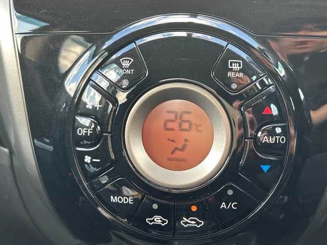 日産 ノート X 鹿児島県 2014(平26)年 5.9万km ラディアントレッド ナビＭＭ１１３Ｄ－Ｗ　ＥＴＣ　アイドリングストップ フルセグＴＶ　プッシュスタート／スマートキー　スペアキー　純正フロアマット　　シフトロック　取扱説明書　保証書　記録簿　電動格納ミラー　ドアバイザー