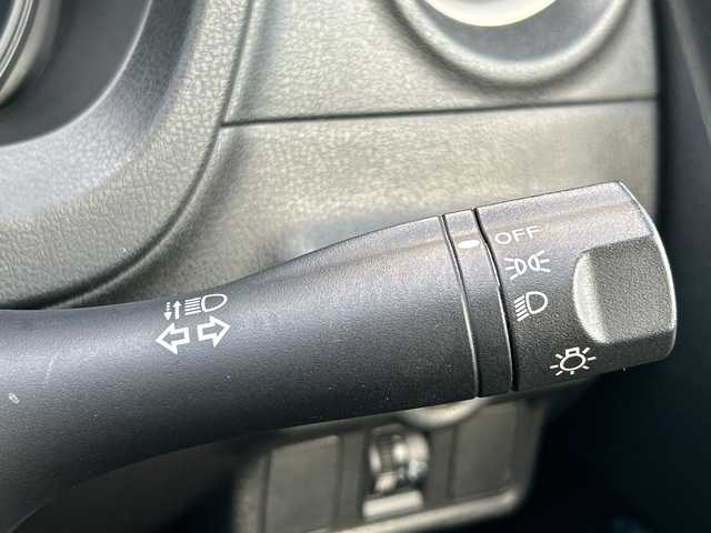 日産 ノート X 鹿児島県 2014(平26)年 5.9万km ラディアントレッド ナビＭＭ１１３Ｄ－Ｗ　ＥＴＣ　アイドリングストップ フルセグＴＶ　プッシュスタート／スマートキー　スペアキー　純正フロアマット　　シフトロック　取扱説明書　保証書　記録簿　電動格納ミラー　ドアバイザー