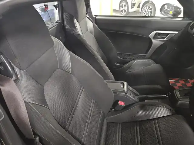 ダイハツ コペン ローブ 愛媛県 2014(平26)年 7.9万km マタドールレッドP 〇純正ナビ/〇フルセグTV/〇ブラックインテリアパック/〇純正16インチアルミ/〇ETC/〇LEDヘッドライト/〇アイドリングストップ/〇トランクリッドイージクローザー/〇シートヒーター/〇ロッソモデロマフラー/〇スマートキー/〇禁煙車