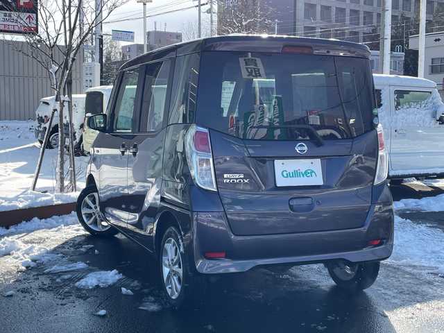 日産 デイズ ルークス X Vセレクション 道央・札幌 2018(平30)年 6.9万km プレミアムパープルP ・４WD/・ワンオーナー/・衝突軽減ブレーキ/・両側パワースライドドア/・全方位カメラ/・純正ナビ/　CD＆BT＆USB＆TV/・バックカメラ/・サイドカメラ/・フロントカメラ/・アイドリングストップ/・純正エンジンスターター/・オートエアコン/・ETC/・プッシュスタート/・スマートキー/・電動格納ミラー/・純正フロアマット/・スペアキー