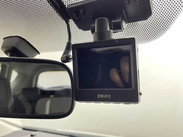 トヨタ プリウス α S ツーリングセレクション G’s 茨城県 2016(平28)年 8.4万km ホワイトパールクリスタルシャイン ９型ナビ　フルセグＴＶ　バックモニター　衝突軽減ブレーキ　ＬＥＤライト　スマートキー　ドライブレコーダー　ビルトインＥＴＣ　純正アルミホイール　横滑り防止装置　ハーフレザーシート　プッシュスタート