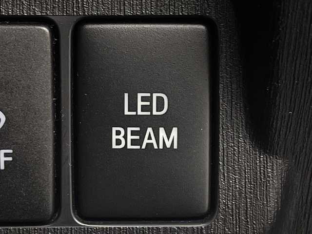 トヨタ プリウス α S ツーリングセレクション G’s 茨城県 2016(平28)年 8.4万km ホワイトパールクリスタルシャイン ９型ナビ　フルセグＴＶ　バックモニター　衝突軽減ブレーキ　ＬＥＤライト　スマートキー　ドライブレコーダー　ビルトインＥＴＣ　純正アルミホイール　横滑り防止装置　ハーフレザーシート　プッシュスタート