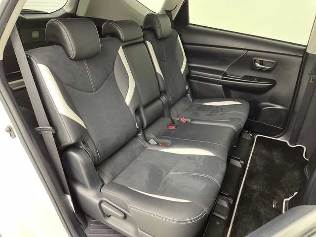 トヨタ プリウス α S ツーリングセレクション G’s 茨城県 2016(平28)年 8.4万km ホワイトパールクリスタルシャイン ９型ナビ　フルセグＴＶ　バックモニター　衝突軽減ブレーキ　ＬＥＤライト　スマートキー　ドライブレコーダー　ビルトインＥＴＣ　純正アルミホイール　横滑り防止装置　ハーフレザーシート　プッシュスタート