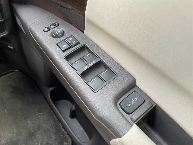 ホンダ オデッセイ G EX 神奈川県 2014(平26)年 12.7万km ホワイトオーキッドパール 【(株)IDOMが運営する【じしゃロン相模原店】の自社ローン対象車両になります。こちらは現金ご利用時の価格です。自社ローンご希望の方は別途その旨お申付け下さい。】/純正ナビ/ＣＤ/ＤＶＤ/ＢＴ/フルセグ/ETC/レザーシート/パワーシート/シートヒーター/バックカメラ/クルーズコントロール/スマートキー