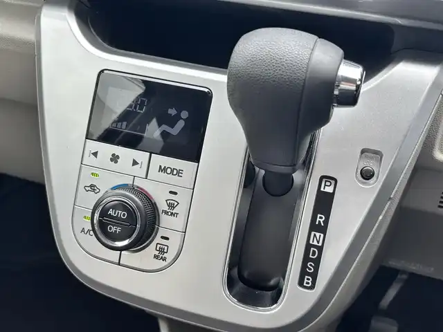 ダイハツ キャスト スタイル X 熊本県 2017(平29)年 4.5万km ブラックマイカメタリック 社外ディスプレイオーディオ（FH-6500DVD）/【Bluetooth/CD/DVD/ラジオ】/オートライト/アイドリングストップ/横滑り防止機能/社外フロアマット/保証書/取扱説明書