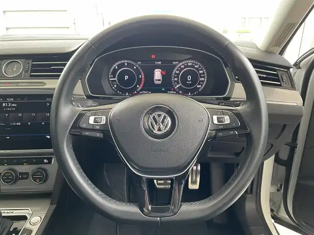フォルクスワーゲン パサート オールトラック TDI 4モーション アドバンス 千葉県 2020(令2)年 4.2万km オリックスホワイトパールエフェクト ワンオーナー/パノラマスライディングルーフ【OP】/プリクラッシュブレーキシステム/レーンキープアシストシステム/アラウンドビューカメラ/駐車支援システム/アダプティブクルーズコントロール/純正9インチメーカーナビ/・フルセグTV/BT/DVD/AppleCarPlay/AndroidAuto/革シート/シートヒーター/8WAYパワーシート(運転席+助手席)/イージーオープン機能付パワーバックドア/LEDヘッドランプ/純正18インチアルミホイール/スマートエントリー/スタートシステム/取扱説明書/保証書
