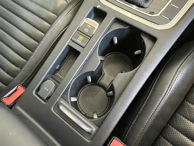 フォルクスワーゲン パサート オールトラック TDI 4モーション アドバンス 山形県 2020(令2)年 4.2万km オリックスホワイトパールエフェクト ワンオーナー/パノラマスライディングルーフ【OP】/プリクラッシュブレーキシステム/レーンキープアシストシステム/アラウンドビューカメラ/駐車支援システム/アダプティブクルーズコントロール/純正9インチメーカーナビ/・フルセグTV/BT/DVD/AppleCarPlay/AndroidAuto/革シート/シートヒーター/8WAYパワーシート(運転席+助手席)/イージーオープン機能付パワーバックドア/LEDヘッドランプ/純正18インチアルミホイール/スマートエントリー/スタートシステム/取扱説明書/保証書