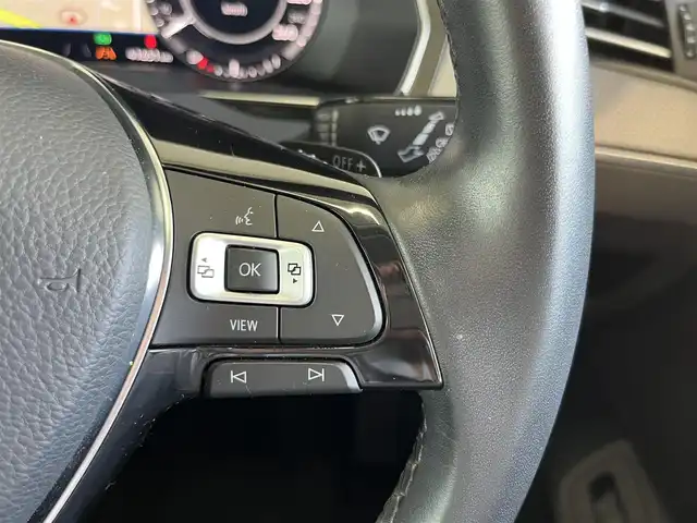 フォルクスワーゲン パサート オールトラック TDI 4モーション アドバンス 山形県 2020(令2)年 4.2万km オリックスホワイトパールエフェクト ワンオーナー/パノラマスライディングルーフ【OP】/プリクラッシュブレーキシステム/レーンキープアシストシステム/アラウンドビューカメラ/駐車支援システム/アダプティブクルーズコントロール/純正9インチメーカーナビ/・フルセグTV/BT/DVD/AppleCarPlay/AndroidAuto/革シート/シートヒーター/8WAYパワーシート(運転席+助手席)/イージーオープン機能付パワーバックドア/LEDヘッドランプ/純正18インチアルミホイール/スマートエントリー/スタートシステム/取扱説明書/保証書