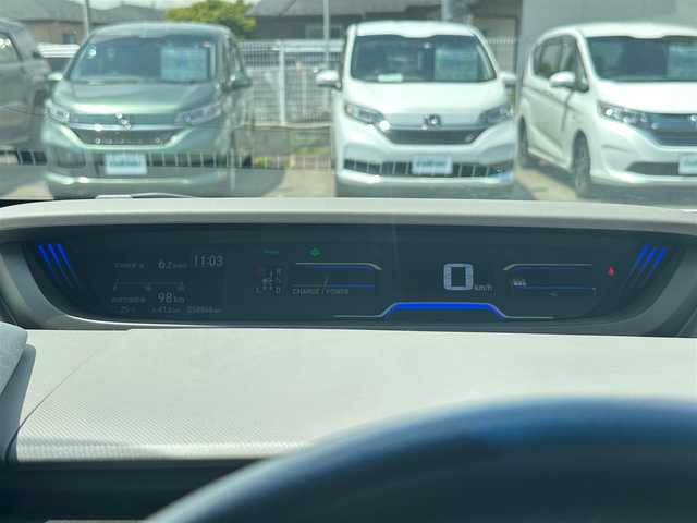 ホンダ フリード ハイブリット EX 宮城県 2018(平30)年 5.9万km ホワイトオーキッドパール Sパッケージ/●本革巻ステアリングホイール/●コンビシート&専用インテリア/●15インチアルミホイール/●シートバックアッパーポケット/Cパッケージ/●プラズマクラスター技術搭載フルオート・エアコンディショナー/●ロールサンシェイド/●コンフォートビューパッケージ/（親水/ヒーテッドドアミラー＋熱線入りフロントウインドウ＋フロントドア撥水ガラス）/ホンダセンシング/●衝突軽減ブレーキ〈CMBS〉/●誤発進抑制機能/●ACC〈アダプティブ・クルーズ・コントロール〉/●LKAS〈車線維持支援システム〉/●歩行者事故低減ステアリング/●路外逸脱抑制機能/●先行車発進お知らせ機能/●標識認識機能/純正9インチナビ（VXM-187VFNi）/・CD/DVD/・Bluetooth/・フルセグTV/バックカメラ/ビルトインETC/両側パワースライドドア/シートヒーター/LEDヘッドライト＋アクティブコーナリングライト/スマートキー＆プッシュスタート/スペアキー1本/電動格納ミラー/フロアマット/ドアバイザー/W/サイド/カーテンエアバッグ