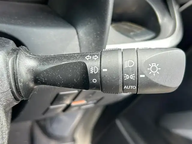 トヨタ アルファード S タイプゴールド 静岡県 2020(令2)年 3.7万km ホワイトパールクリスタルシャイン エンジンスタートボタン/パワーステアリング/パワーウィンドウ/スペアキー/追従走行ありクルーズコントロール/Bluetooth接続/後席用モニター/CDチェンジャー/USB入力端子/純正ETC/バックカメラ/フルセグTV/DVD再生機能ありSDナビ/３列シート/オットマン/電動リアゲート/前方ドライブレコーダー/ウォークスルー/純正フロアマット/ハーフレザーシート/両側パワースライドドア/純正エアロパーツ/純正アルミホイール/ABS/横滑り防止装置/レーンキープアシスト/前後コーナーセンサー/オートライト/オートマチックハイビーム/LEDヘッドライト/W+サイドエアバック/衝突軽減システム