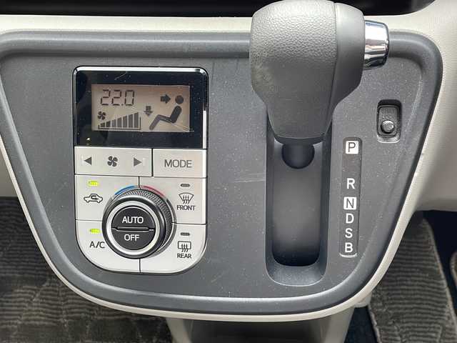 トヨタ パッソ X Gパッケージ 静岡県 2016(平28)年 2.9万km ダークエメラルドマイカ 純正オーディオ/・CD/・USB/主要装備/・衝突軽減/・コーナーセンサー/・オートライト/・AAC/・LEDヘッドライト/・純正フロアマット/・純正アルミホイール
