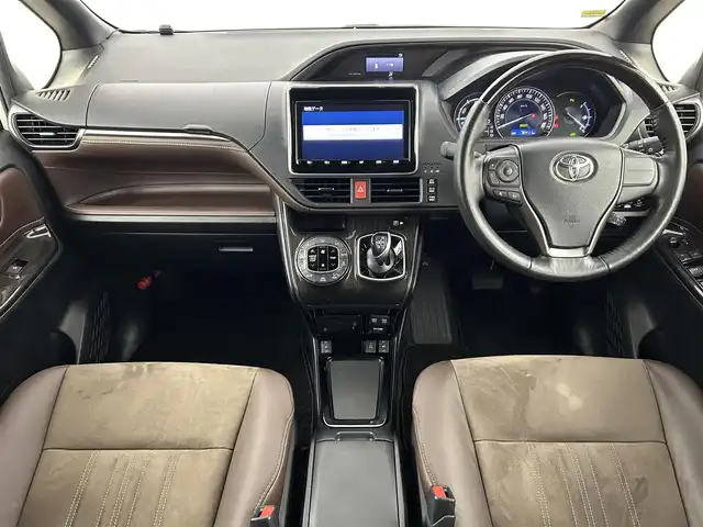 トヨタ エスクァイア ハイブリッド Gi プレミアムパッケージ 福岡県 2020(令2)年 7.6万km ホワイトパールクリスタルシャイン 後席モニター　/純正９型ナビ　/バックカメラ　/ＥＴＣ２．０　/前後ドラレコ　/クルーズコントロール　/衝突被害軽減ブレーキ　/レーンキープ　/ＰＫＳＢ　/ブラウンハーフレザー　/両側電動スライドドア　/シートヒーター