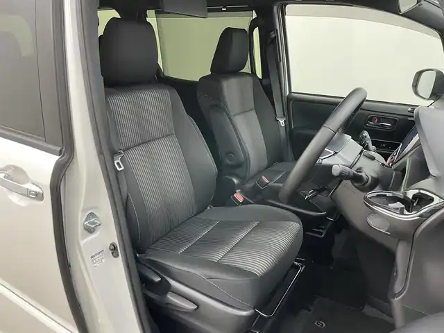 トヨタ ヴォクシー ZS 煌Ⅱ 岡山県 2020(令2)年 3.9万km ホワイトパールクリスタルシャイン 純正10インチナビ　/【Bluetooth/フルセグTV/CD/DVD/HDMI接続/USB接続】/型番:NSZN-Z68T/純正12.1インチフリップダウンモニター　/両側パワースライドドア　/ビルトインＥＴＣ2.0/ＬＥＤヘッドライト　/クルーズコントロール　/純正ドライブレコーダー（前）/バックカメラ　/オートハイビーム　/コーナーセンサー（前後）/フォグライト/衝突軽減ブレーキ/アイドリングストップ