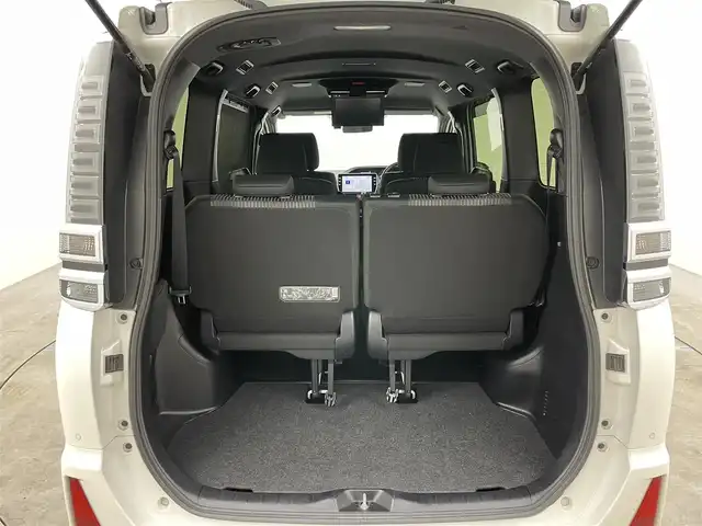 トヨタ ヴォクシー ZS 煌Ⅱ 岡山県 2020(令2)年 3.9万km ホワイトパールクリスタルシャイン 純正10インチナビ　/【Bluetooth/フルセグTV/CD/DVD/HDMI接続/USB接続】/型番:NSZN-Z68T/純正12.1インチフリップダウンモニター　/両側パワースライドドア　/ビルトインＥＴＣ2.0/ＬＥＤヘッドライト　/クルーズコントロール　/純正ドライブレコーダー（前）/バックカメラ　/オートハイビーム　/コーナーセンサー（前後）/フォグライト/衝突軽減ブレーキ/アイドリングストップ