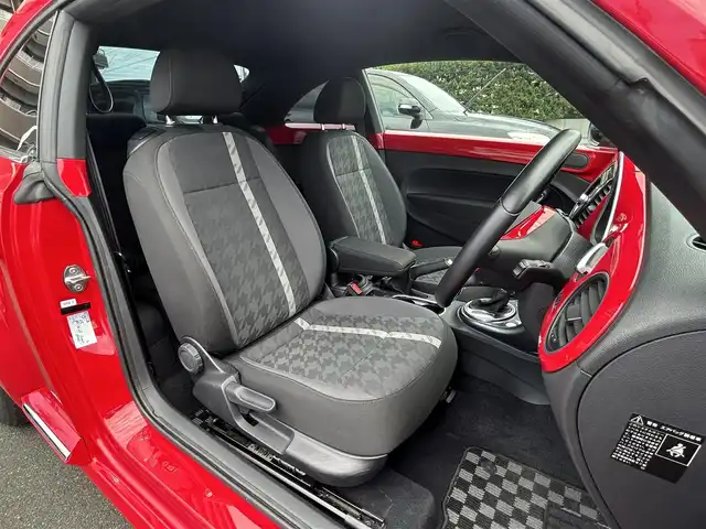 フォルクスワーゲン ザ・ビートル デザイン 島根県 2016(平28)年 3.1万km トルネードレッド 純正SDナビ/Bluetooth/フルセグテレビ/DVD再生/クルーズコントロール/ブラインドスポットディテクション/HIDオートライト/自動防眩ミラー/ミラーヒーター/純正１６インチアルミホイール/純正フロアマット/横滑り防止装置/プッシュスタート