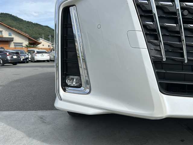 トヨタ アルファード 山梨県 2021(令3)年 3.2万km ホワイトパールクリスタルシャイン 純正ディスプレイオーディオ/BT/フルセグTV/CD/DVD/バックカメラ/フリップダウンモニター/両側パワースライドドア/純正フロアマット/コーナーセンサー前後/純正アルミホイール/前席パワーシート/シートヒーター/シートクーラー/レーダークルーズコントロール/ETC2.0/スマートキー/オットマン/電動リアゲート/レザーシート