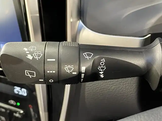 トヨタ ハリアー エレガンス 愛知県 2018(平30)年 4.7万km ブラック 純正９インチナビ　/（Bluetooth/フルセグTV/CD・DVD再生/SD/AM/FM)/モデリスタフロントエアロ　/レーダークルーズコントロール　/プリクラッシュセーフティ　/クリアランスソナー　/ビルトインETC/バックモニター　/ドライブレコーダー　/パワーシート　/レーンディパーチャーアラート/オートマチックハイビーム/アイドリングストップ/横滑り防止/純正エンジンスターター/社外17インチアルミホイール＋夏タイヤ有