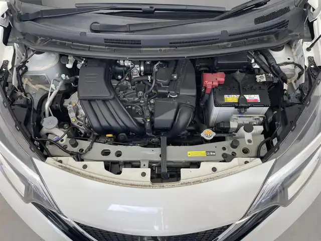 日産 ノート X Vセレクション 福島県 2020(令2)年 5.6万km ブリリアントホワイトパール 社外ナビ(ipod/CD/DVD/フルセグ/Bluetooth)/ＥＴＣ/前方ドライブレコーダー/コーナーセンサー/オートライト/ＬＥＤ/横滑り防止装置/衝突軽減システム/純正フロアマット/プッシュスタート/スマートキー×2