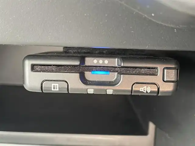 日産 ノート X Vセレクション 福島県 2020(令2)年 5.6万km ブリリアントホワイトパール 社外ナビ(ipod/CD/DVD/フルセグ/Bluetooth)/ＥＴＣ/前方ドライブレコーダー/コーナーセンサー/オートライト/ＬＥＤ/横滑り防止装置/衝突軽減システム/純正フロアマット/プッシュスタート/スマートキー×2