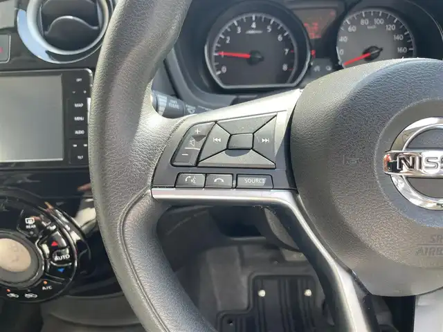 日産 ノート X Vセレクション 福島県 2020(令2)年 5.6万km ブリリアントホワイトパール 社外ナビ(ipod/CD/DVD/フルセグ/Bluetooth)/ＥＴＣ/前方ドライブレコーダー/コーナーセンサー/オートライト/ＬＥＤ/横滑り防止装置/衝突軽減システム/純正フロアマット/プッシュスタート/スマートキー×2