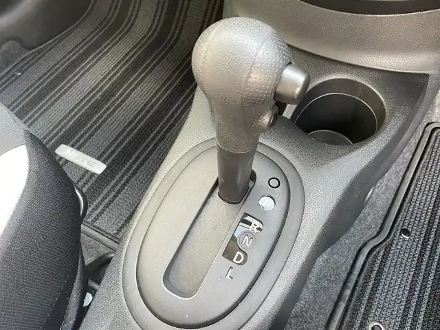 日産 ノート X Vセレクション 福島県 2020(令2)年 5.6万km ブリリアントホワイトパール 社外ナビ(ipod/CD/DVD/フルセグ/Bluetooth)/ＥＴＣ/前方ドライブレコーダー/コーナーセンサー/オートライト/ＬＥＤ/横滑り防止装置/衝突軽減システム/純正フロアマット/プッシュスタート/スマートキー×2