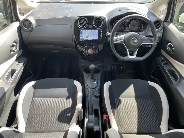 日産 ノート X Vセレクション 福島県 2020(令2)年 5.6万km ブリリアントホワイトパール 社外ナビ(ipod/CD/DVD/フルセグ/Bluetooth)/ＥＴＣ/前方ドライブレコーダー/コーナーセンサー/オートライト/ＬＥＤ/横滑り防止装置/衝突軽減システム/純正フロアマット/プッシュスタート/スマートキー×2