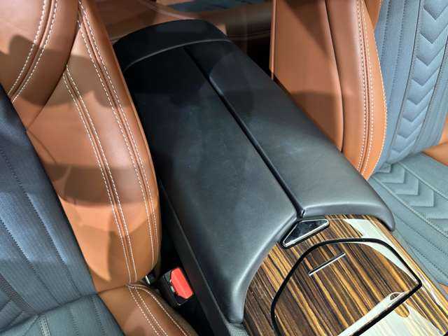 マセラティ マセラティ ギブリ S グランルッソ 千葉県 2019(令1)年 3.8万km 紺 Ｂ＆Ｗ音響　/サンルーフ　/ＯＰ２０インチＡＷ　/純正ナビ　/３６０°カメラ　/ＡＣＣ　/ＬＫＡ　/ＢＳＭ　/レザーシート/シートヒーター　/パワーシート　/ＬＥＤヘッドライト　/ハイビームアシスト　/電動リアゲート