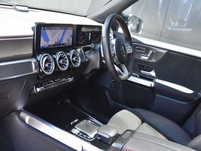 メルセデス・ベンツ ＧＬＢ２００ｄ AMGライン 和歌山県 2020(令2)年 2万km 白 パノラマSR /純正ナビ /360度カメラ/フルセグTV /純19incAW /オートテールゲート /社外デジタルインナーミラー /前後ドラレコ /レーダーセーフティパッケージ /ハーフレザー /シートヒーター /パワーシート /キーレスゴー /パドルシフト /LEDライト /ETC