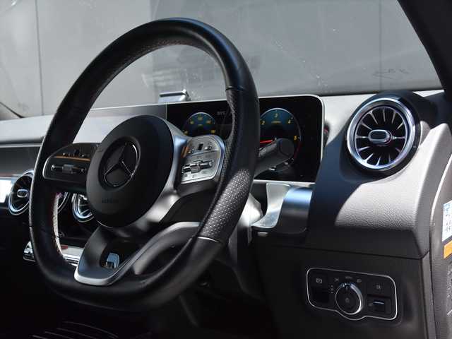 メルセデス・ベンツ ＧＬＢ２００ｄ AMGライン 和歌山県 2020(令2)年 2万km 白 パノラマSR /純正ナビ /360度カメラ/フルセグTV /純19incAW /オートテールゲート /社外デジタルインナーミラー /前後ドラレコ /レーダーセーフティパッケージ /ハーフレザー /シートヒーター /パワーシート /キーレスゴー /パドルシフト /LEDライト /ETC