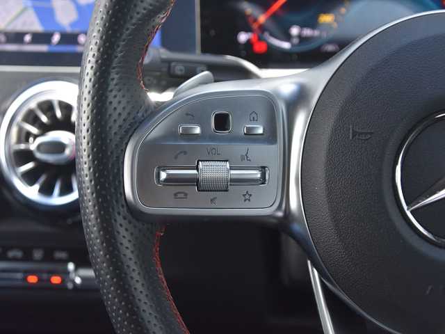メルセデス・ベンツ ＧＬＢ２００ｄ AMGライン 和歌山県 2020(令2)年 2万km 白 パノラマSR /純正ナビ /360度カメラ/フルセグTV /純19incAW /オートテールゲート /社外デジタルインナーミラー /前後ドラレコ /レーダーセーフティパッケージ /ハーフレザー /シートヒーター /パワーシート /キーレスゴー /パドルシフト /LEDライト /ETC