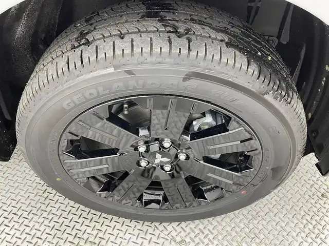 三菱 デリカＤ：５ シャモニー 道央・札幌 2025(令7)年 0.1千km パールⅡ ・４WD/・アルパインBIGX11インチナビ/・フルセグ/BT/CD/DVD/HDMI/・アラウンドビューモニター/・アルパイン12.8型後席用モニター/・衝突被害軽減ブレーキ/・レーンキープアシスト/・レーダークルーズコントロール/・両側パワースライドドア/・パワーバックドア/・パワーシート/・シートヒーター/・ステアリングヒーター/・アイドリングストップ/・パドルシフト/・オートブレーキホールド/・ステアリングスイッチ/・スマートキー/・プッシュスタート/LEDヘッドライト