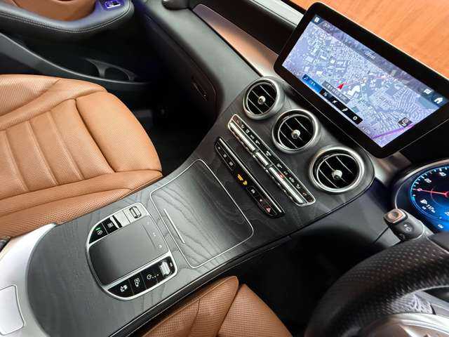 メルセデス・ベンツ ＧＬＣ２２０ d 4マチック クーペ AMGライン 千葉県 2019(令1)年 4.3万km ブリリアントブルーM レザーエクスクルーシブＰＫＧ　/ＡＣＣ　/パノラマＳＲ　/茶革　/Ｂｕｒｍｅｓｔｅｒサウンド　/ＨＵＤ　/ナビ　/ＴＶ　/３６０°　/シートＨ　/ベンチレーション　/電動リアゲート　/ＬＥＤヘッドライト　/ＲＳＰ　/ＥＴＣ
