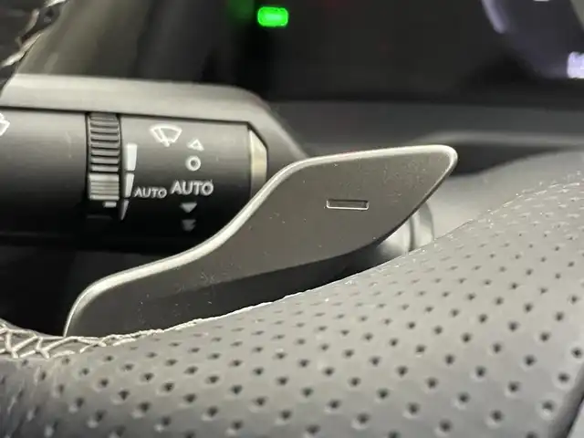 レクサス ＥＳ 300h Fスポーツ 埼玉県 2019(平31)年 5.9万km ホワイトノーヴァガラスフレーク サンルーフ　メーカーナビ　バックカメラ　ＢＳＭ　黒レザーシート　三眼ＬＥＤ　セーフティシステムプラス　レーダークルーズコントロール　ビルトインＥＴＣ２．０　ステアリングヒーター　メモリシート　地デジ