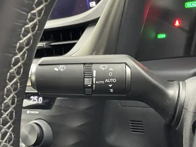 レクサス ＥＳ 300h Fスポーツ 埼玉県 2019(平31)年 5.9万km ホワイトノーヴァガラスフレーク サンルーフ　メーカーナビ　バックカメラ　ＢＳＭ　黒レザーシート　三眼ＬＥＤ　セーフティシステムプラス　レーダークルーズコントロール　ビルトインＥＴＣ２．０　ステアリングヒーター　メモリシート　地デジ