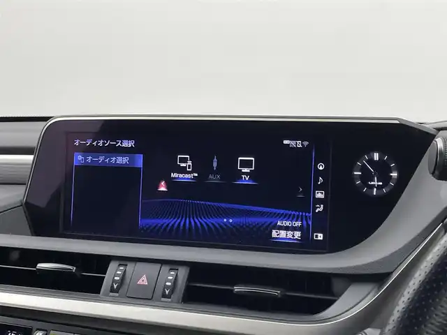 レクサス ＥＳ 300h Fスポーツ 埼玉県 2019(平31)年 5.9万km ホワイトノーヴァガラスフレーク サンルーフ　メーカーナビ　バックカメラ　ＢＳＭ　黒レザーシート　三眼ＬＥＤ　セーフティシステムプラス　レーダークルーズコントロール　ビルトインＥＴＣ２．０　ステアリングヒーター　メモリシート　地デジ